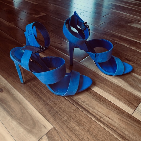 BCBG Circus heeled sandal - size 6 - Picture 3 of 6